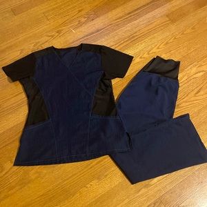 Wonderwink Spread Good Cheer Scrub set